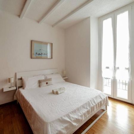 La Finestra Sul Lago, Appartamento In Pieno Centro 瓦雷泽 外观 照片