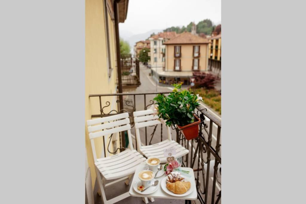 La Finestra Sul Lago, Appartamento In Pieno Centro 瓦雷泽 外观 照片