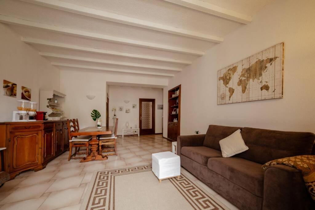 La Finestra Sul Lago, Appartamento In Pieno Centro 瓦雷泽 外观 照片